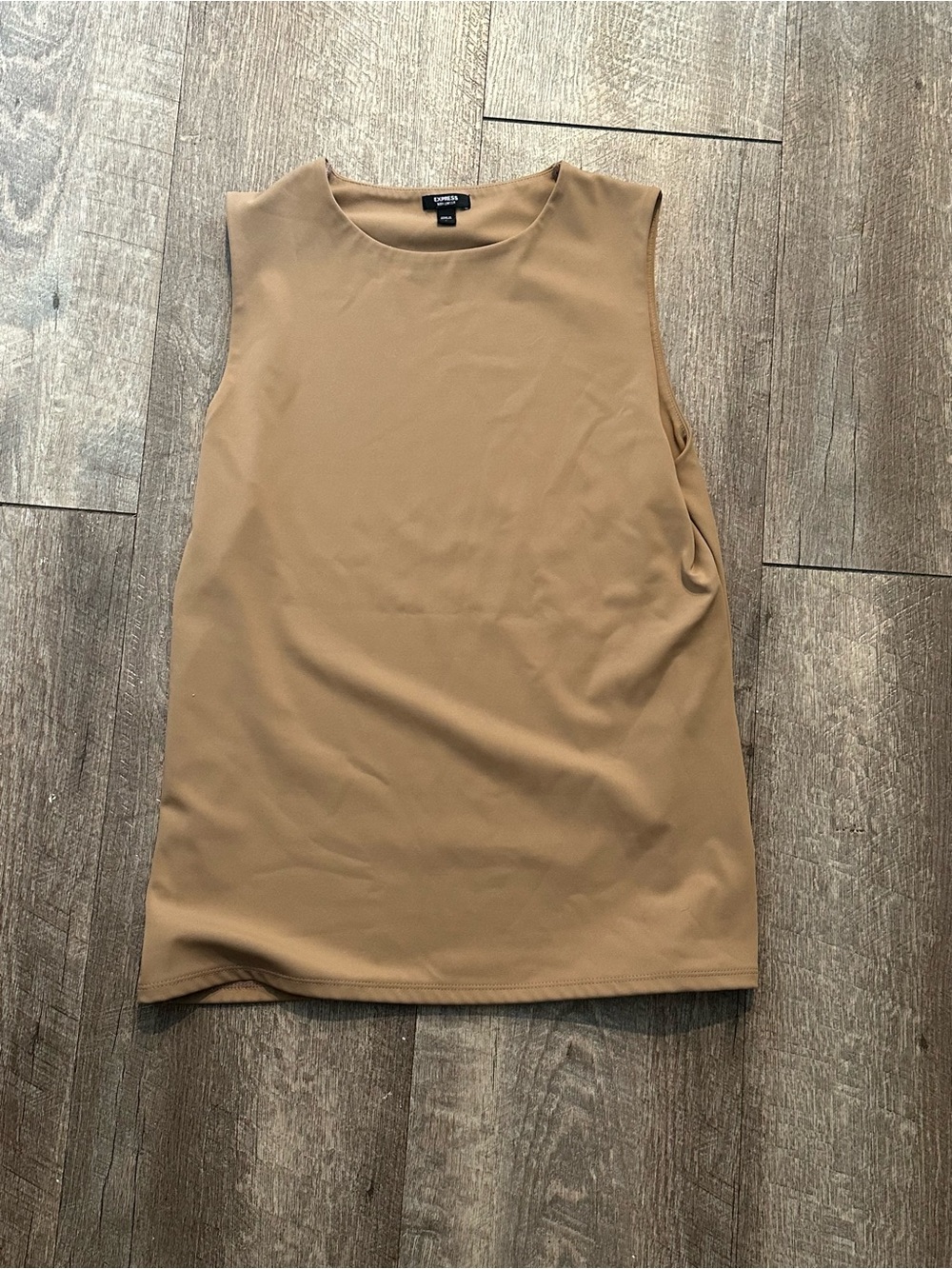Express contour body fit Sleeveless Crewneck Top size large